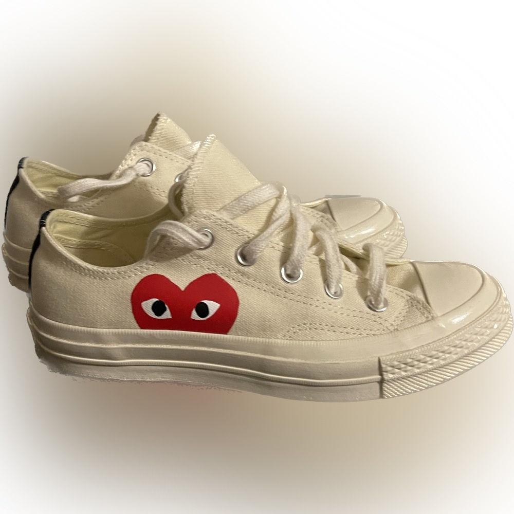 Brand New Authentic Commes de Garçon low top Converse